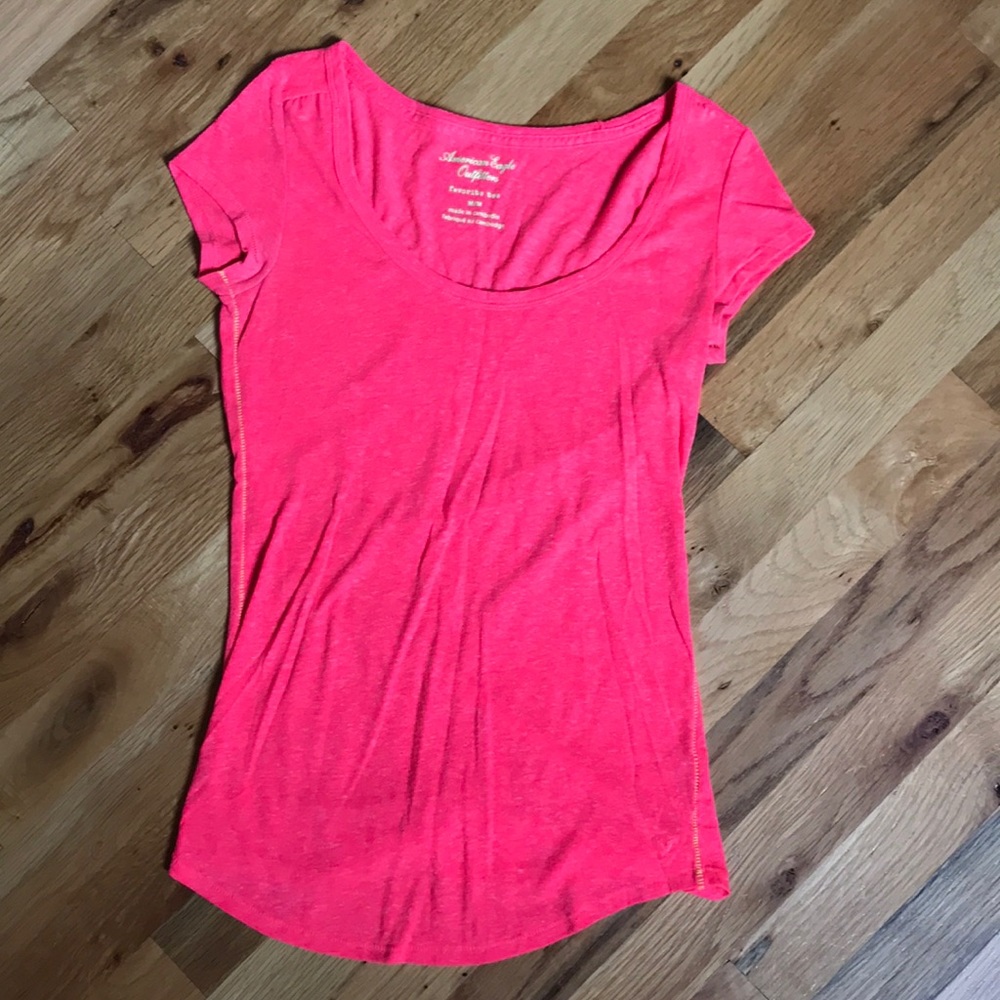 American Eagle favorite tee